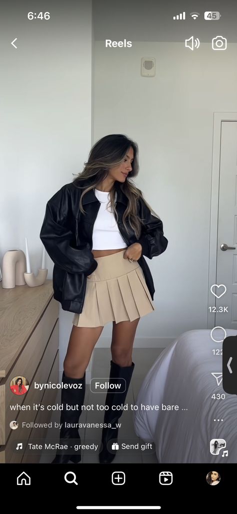 Outfits With Khaki Skirt, Khaki Skirt Outfit Fall, Brown Flowy Skirt Outfit, Tan Pleated Skirt Outfit, Fall Pleated Beige Skirt, Fall Mini Pleated Lined Skirt, Brown Mini Pleated Skirt For Fall, Pleated Skirt Outfit Spring, Tan Mini Skirt Outfit