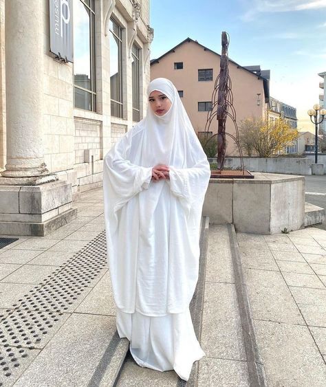 Muslim Women Clothing, Wedding Dress Suit, Street Hijab Fashion, Girl Fashion Style, Modest Fashion Hijab, Muslim Fashion Hijab Outfits, Muslim Fashion Hijab, Muslim Fashion Dress, Muslim Fashion Outfits