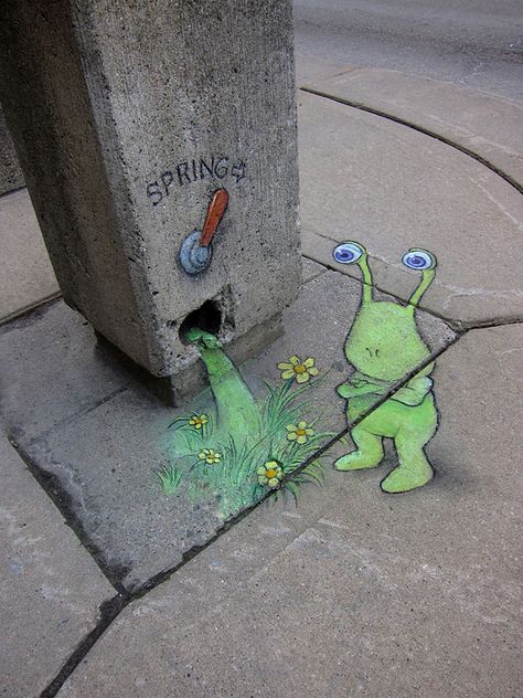 http://www.boredpanda.com/sluggo-chalk-drawings-street-art-david-zinn/ David Zinn, Street Art Utopia, Sidewalk Chalk Art, Sidewalk Art, Amazing Street Art, 3d Street Art, Chalk Drawings, Sidewalk Chalk, Wow Art