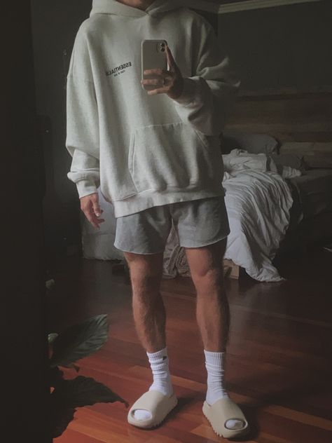 Mens Yeezy Outfit, Guys Comfy Outfits, Athleisure Outfits Men Casual, Comfy Home Outfits Men, Men’s Cozy Outfits, Mens Outfits Athleisure, Mens Comfy Outfits Casual, Sweatshorts Outfit Mens, Sporty Man Outfits