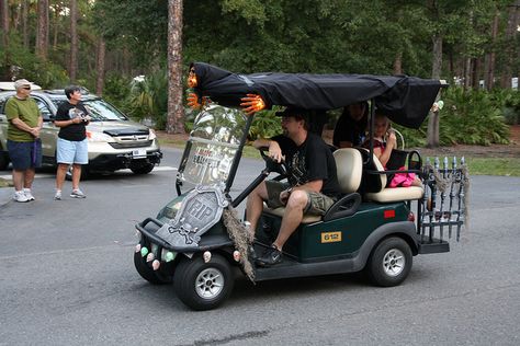 Halloween Golf Cart Parade Ideas, Halloween Golfcart Ideas, Golf Cart Decorated For Halloween, Halloween Golf Cart Parade, Halloween Golfcart, Haunted Golf Cart, Golf Cart Parade, Halloween Golf, Golf Cart Decorations