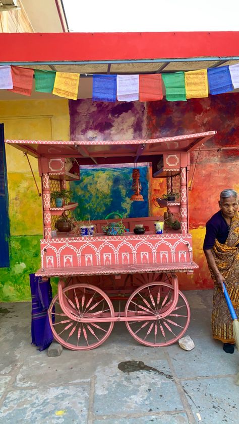 Chai Stall, Chai Cart, Chai Wala, Tea Stall, Pakistan Culture, Coffee Trailer, Ipad Essentials, Tea Trolley, Clever Advertising