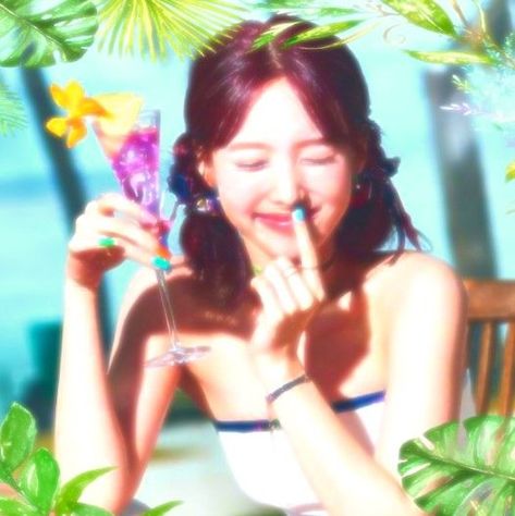 Kpop Summer Icons, Tropical Header, Juliana Core, Tropical Icons, Summer Pfp, Kpop Summer, Tropical Core, 2000s Summer, Emotes Discord