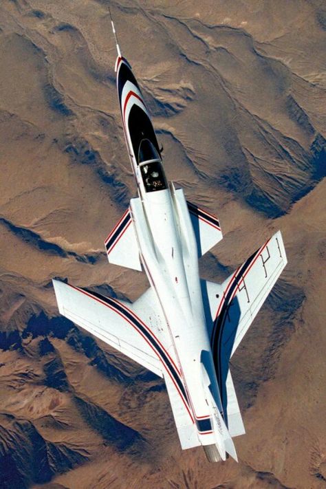 Grumman "X-29" (Grumman Model 712, or G-712), experimental aircraft.  No.82-0049 (65-10573).  Advanced Technology Demonstrator Aircraft. Experimental Aircraft, Military Airplane, Air Fighter, Military Jets, Jet Aircraft, Jet Plane, Aircraft Design, Fighter Planes, Military Aircraft