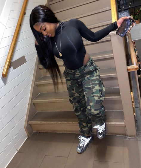 Camo Pants Outfit Baddie Black, Camoflauge Pants Outfits, Camoflouge Outfit Black Women, Camouflage Pants Outfit, Named Collective Pink Camo, Baddie Outfits Summer, High-waisted Camouflage Cargo Pants, Named Collective Camo Tracksuit, Black Shirt Outfits