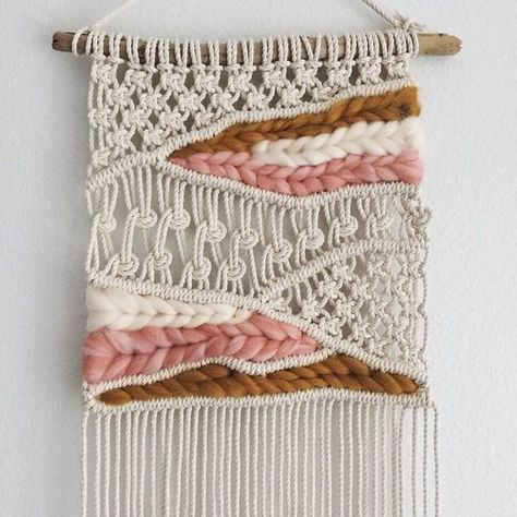 Macrame Backdrop, Weaving Wall Hanging, Macrame Boho, Textile Fiber Art, Macrame Patterns Tutorials, Weaving Projects, Macrame Ideas, Macrame Art, Boho Diy