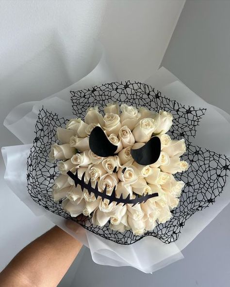 FLEUR DE PEARL on Instagram: "Spooky season has arrived 👻 Our Jack Skellington bouquet is now available!" Spooky Season Bouquet, Jack Skellington Flower Bouquet, Jack Skellington Flowers, Different Flower Bouquets, Jack Skellington Bouquet, Halloween Bouquet Ideas, Horror Flower Bouquet, Fall Bouquet Ideas, Spooky Ramos