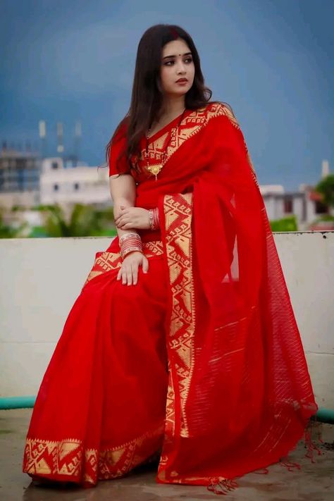 Hair Poses, Status Photo, Candle Queen, Indian Bride Photography Poses, Traditional Beauty, Latest Model Blouse Designs, Bride Photography Poses, Saree Fashion, Instagram Dp