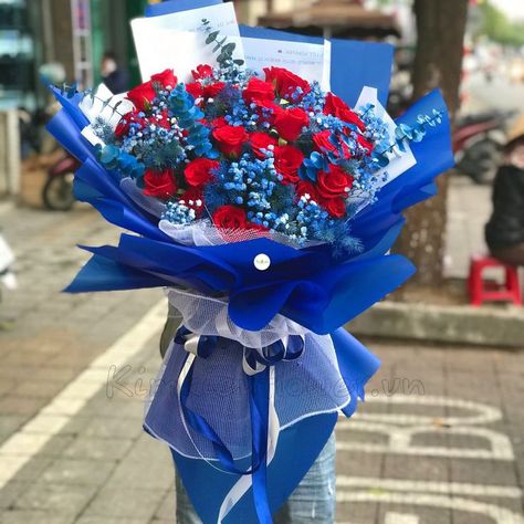 Canvas Light Art, Blue Flowers Bouquet, Boquette Flowers, Flowers Bouquet Gift, How To Wrap Flowers, Bouquet Arrangements, Dong Wook, Flowers For You, Beautiful Bouquet Of Flowers