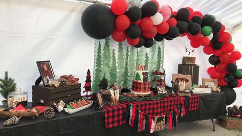 Lumberjack birthday party.  Lumberjack. Balloon arch Lumberjack Balloon Garland, Lumberjack First Birthday Decoration, Camping Balloon Arch, Lumberjack Centerpieces, Lumberjack Party Decor, Flannel Party, Lumberjack 1st Birthday, Happy Camper Birthday Party, Lumberjack Party Decorations