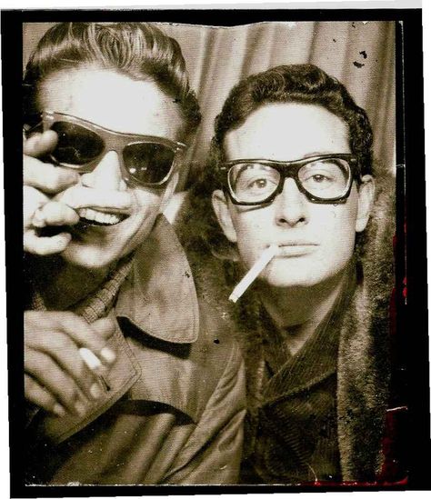 Buddy Holly and Waylon Jennings in a photo booth at Grand Central Station, NYC. The photos were taken in early 1959, before the two embarked as part of the ill-fated Winter Dance Party tour. Billy Holiday, Velvet Goldmine, Vintage Photo Booths, Waylon Jennings, Photos Booth, Photographie Portrait Inspiration, Grand Central Station, Buddy Holly, Rock N’roll