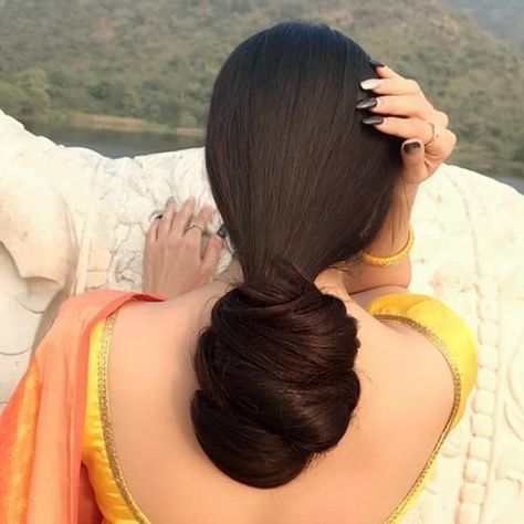 Long Hair Pics, Long Hair Indian, Big Bun Hair, Hair Pics, Long Silky Hair, Big Bun, Backless Blouse Designs, Bouncy Hair, Long Hair Pictures