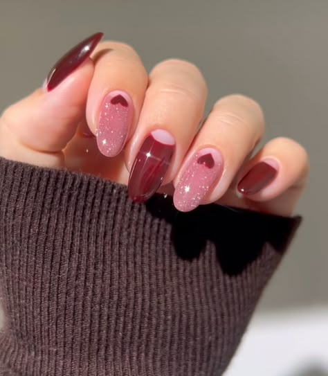 Maroon Nail Extensions, Red Nail Extensions, Easy Christmas Nail Designs, Anniversary Nails, Nail Paints, Maroon Nails, Nails Tutorial, Nails Design With Rhinestones, Blush Nails