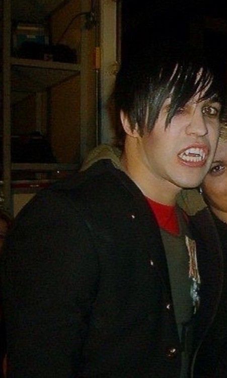 Pete Wentz Vampire, Vampire Pete Wentz, Pete Wentz Snapchat, Lindsey Way, Peter Wentz, Emo Men, Pete Wentz, Mikey Way, Emo Guys