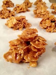 Caramel Cornflake Cookies - Nutmeg Disrupted Cornflake Candy, Peanut Butter Chews, Cornflake Cookies, Cereal Cookies, Deep South Dish, Homemade Candies, Cereal Recipes, Yummy Sweets, Candy Recipes