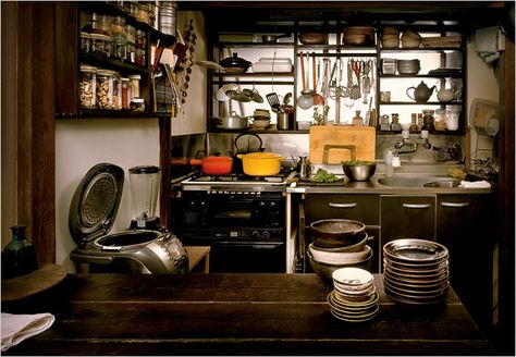 Japanese Kitchen [650x450] - Imgur Modern Japanese Kitchen, Traditional Japanese Kitchen, Japanese Home Interior, Japanese Kitchen Design, Japanese Kitchens, Japanese Style Kitchen, Chinese Kitchen, Kabinet Dapur, Japanese Interiors