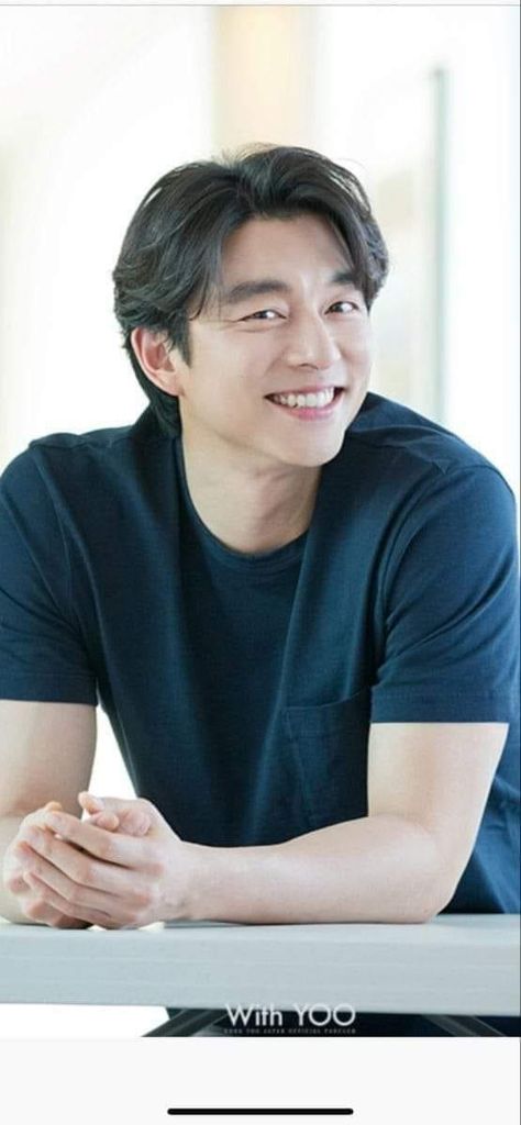 Gong Yoo Smile Wallpaper, Gong Yoo Wallpaper Hd, Gongyoo Wallpaper, Gong Yoo Boyfriend Material, Gong Yoo Wallpaper, Gong Yoo Shirtless, Gong Yoo Goblin Wallpaper, Gong Yoo Coffee Prince, Korean Haircut Men