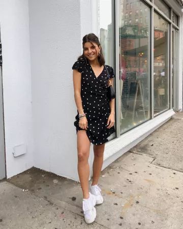 Adidas Falcon Outfit Women, Adidas Falcon Outfit, Falcon Outfit, Viviane Audi, White Shoes Outfit, Adidas Falcon, Cute Flirty, Spring Summer Outfits, Outfits Casuales