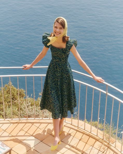 An Everyday Dress: Hill House Home The Daphne Dress Romantic Ingenue Style, Positano Fashion, Ingenue Style, Lemon Print Dress, Hill House Home, Nap Dress, Daphne Dress, House Dresses, Tiered Midi Skirt