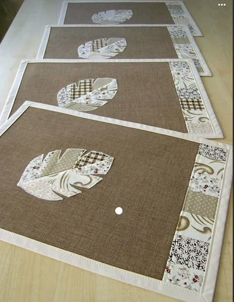 Diy Placemats Fabric, Quilted Table Mat, Quilted Placemat Patterns, Diy Placemats, Patchwork Table Runner, Modern Placemats, Quilted Table Runners Patterns, Jute Crafts, Placemats Patterns