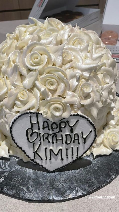 Kim Kardashian Birthday, Birthday Looks, Donut Birthday Cake, Krispy Kreme Donuts, Black Coats, Wedding Cake Cookies, 41st Birthday, Birthday Ideas For Her, 31st Birthday