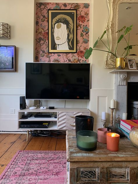 Creating a happy home with Fearne Cotton- Podcast show notes S3 Ep6 – Sophie Robinson Tv Interior Design, Tv Interior, House Of Hackney Wallpaper, Statement Walls, Sophie Robinson, Interior Design Masters, Vibrant Living Room, Fearne Cotton, Cotton House