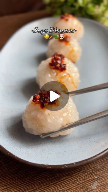 Veg Dimsum Recipe, Dimsum Recipes, Steamed Momos, Sabudana Recipes, Asian Dumplings, Vegetarian Snack, Momos Recipe, Steamed Dumplings, Recipes Snacks