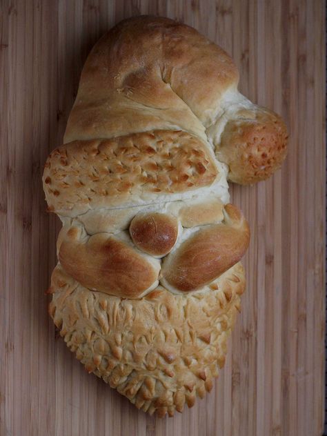 Santa Head Bread Gnome Shaped Bread, Gnome Bread, Bread Animals, Braided Breads, Bread Sculpture, Santa Bread, Christmas Bites, Christmas Breads, Red Star Yeast