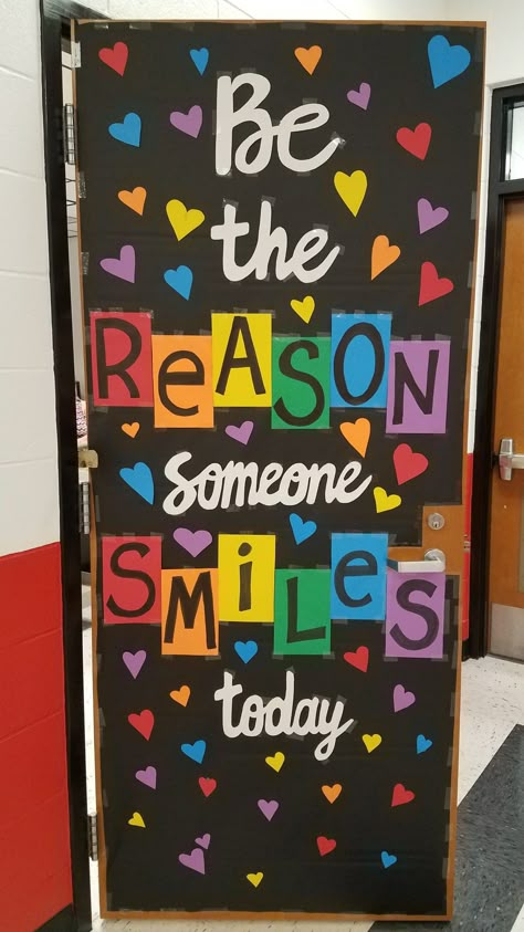 PTO Door. Saw this on another pin and had to use it Pta Door Decorations, Valentines Day Cubicle Decorations, 1st Day Of School Door Ideas, Year Round Door Decorations Classroom, Year Round Classroom Door Ideas, Beginning Of School Door Decorations, Kindness Week Door Decorations, Kindness Door Decorating Contest, Love Door Decorations Classroom