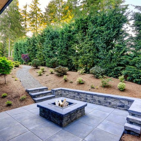 Avoid Building a Backyard Fire Pit Without Doing These Things First Affordable Backyard Ideas, Large Backyard Landscaping, Outdoor Pavers, Rustic Fire Pits, Big Backyard, Backyard Entertaining, Large Backyard, Backyard Fire, Landscaping Tips