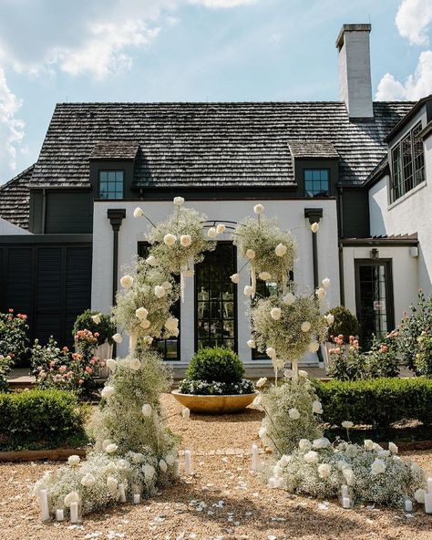 Wedding Ceremony Backdrop, Venue Wedding, Ceremony Backdrop, Wedding Mood Board, Wedding Aisle, Wedding Mood, Stylish Wedding, Wedding Arch, Garden Wedding