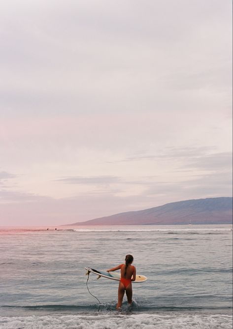 Surf 
Surf girl 
Sunrise 
Mountain 
Surfboard 
Hawaii 
Maui Maui Aesthetic, Maui Surfing, Vacation Goals, Summer Goals, Maui Hawaii, Island Life, Maui, Hawaii, Surfing