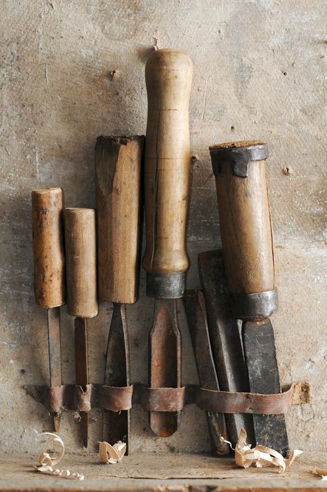 Antique Tools Identification, Youtube Tools, Tool Illustration, Tool Restoration, Woodwork Bench, Handyman Tools, Draw Knife, Liquor Bottle Lamp, Diy Projects For Men