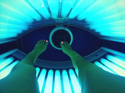 MY OWN TIPS FOR TANNING IN A TANNING BED:  - bathe before you tan. Like scrub and shave and all that good stuff. It gets rid of dead skin.  - moisturize! Right after you shower put lotion all over your body. (Coco butter or Vaseline based lotions are best)  - if you are new to tanning and afraid you'll burn, start off slow but experienced tanners, tan as long as you can as many days in a row as you can!  In two weeks you should be really dark! Tips For Tanning, Tanning Bed Results, Tanning Bed Tips, Spray Tan Booth, Tanning Booth, Self Tanning Tips, Tanning Bed Lotion, Coco Butter, Tanning Skin Care