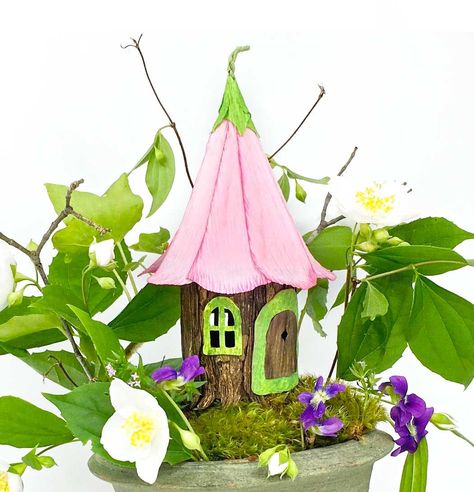 Fairy House with Bark Pattern on the Tree Stump - Paper Glitter Glue Diy Fairy House, 3d Templates, Jennifer Maker, Fairy House Diy, House Template, Mandalas Painting, Paper House, Glitter Houses, Cardboard House