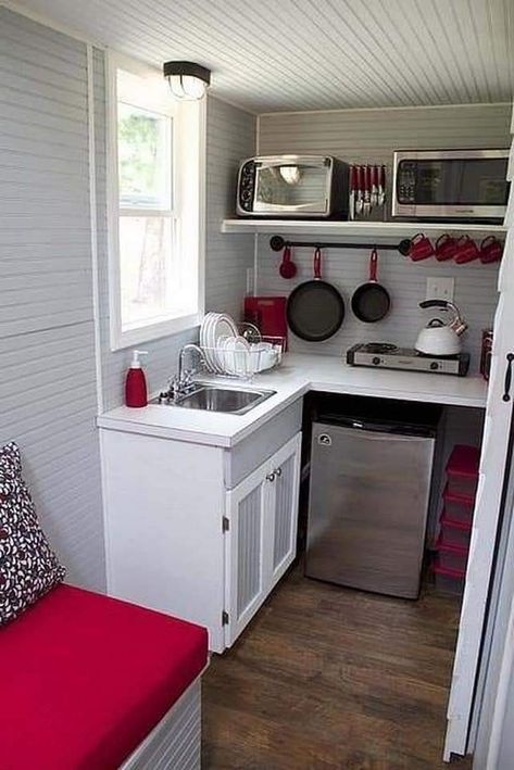 Tiny Cabin Kitchen Ideas, Tiny Cabin Kitchen, Black White Kitchen Decor, Small House Kitchen Ideas, Small House Kitchen, Small Basement Kitchen, Tiny House Appliances, Kitchen Decor Pictures, Black Kitchen Decor