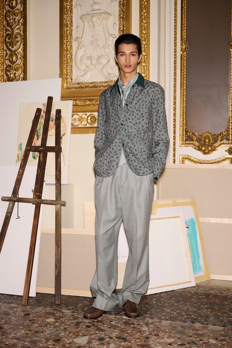 Paul Smith Spring 2025 Menswear Collection Paul Smith Menswear, Couture Week, Menswear Collection, Mens Spring, Field Jacket, Tailored Jacket, Paul Smith, British Style, Business Fashion