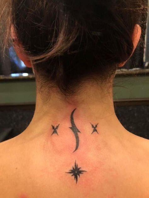 Vampire Neck Tattoo, Tattoo Ideas Vampire, Vampire Academy Tattoo Ideas, Vampire Symbol Tattoo, Female Vampire Tattoo Ideas, Vampire Academy Tattoo, Vampire Academy, Gal Pal, Leaf Tattoos