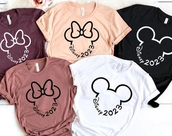 Disneyland T Shirt Ideas, Circuit Disney Shirts, Disneyland 2023 Shirts, Disney Shirts For Family October, Disney Cricut Shirts Family, Cute Vinyl Designs For Shirts, Disney Shirts For Teens, Disney Shirts For Family Matching Magic Kingdom, Large Family Disney Shirts