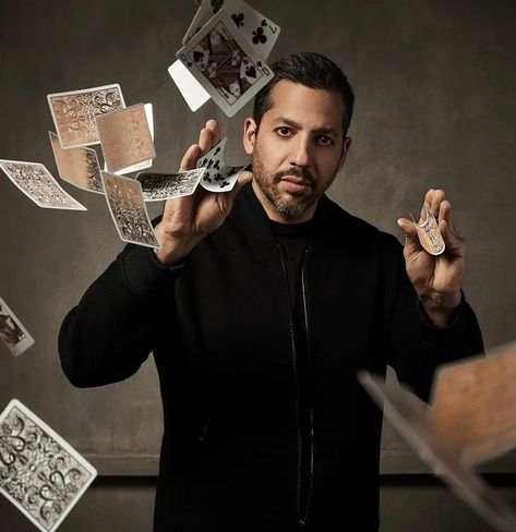 David Blaine Magician, Street Magic Tricks, David Blaine, Magic Card Tricks, Christmas Aesthetics, Magic Illusions, Street Magic, Card Magic, Magic Show