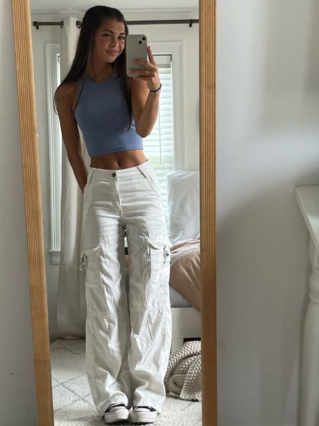 Hoț Girl Outfit Aesthetic, Ae Jeans Outfit, Aesthetic Outfits Teen Girl, Ae Outfits, Rosa Sweatpants, Teenage Clothing, Cutest Outfits, Looks Pinterest