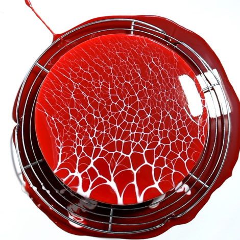 Mirror Glaze Spider Web, Black Mirror Glaze Cake, Mirror Glaze Cake Design, Red Glaze Recipe, Mirror Glaze Cake Decoration, Geometric Cake Design, Super Cool Cakes, Dinara Kasko, Mirror Glaze Recipe