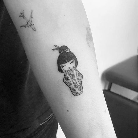 Cute and small baby geisha tattoo by @torocsik_daniel. Small Geisha Tattoo, Japanese Girl Tattoo, Japanese Geisha Tattoo, Geisha Tattoos, Geisha Tattoo Design, Chris Garver, Saved Tattoo, Doll Tattoo, Geisha Tattoo