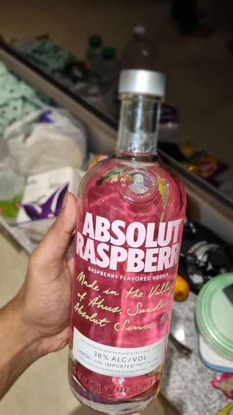 Truly Alcohol, Absolut Vodka Raspberry, Alcoholic Drinks Pictures, Drinks Pictures, Pretty Alcoholic Drinks, Raspberry Vodka, Party Drinks Alcohol, Yummy Alcoholic Drinks, Alcohol Party