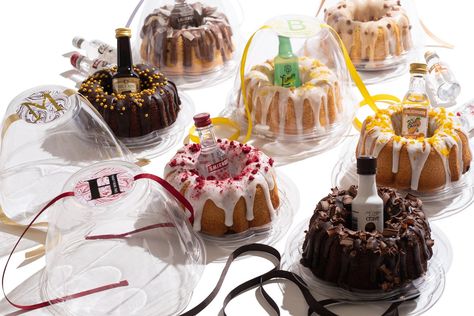 Match your Bundt cake garnish to match the mini liquor of your choice. Mini Bundt Cakes Packaging, Mishloach Manos, Liquor Cake, Salad Container, Mini Bundt, Strawberry Glaze, Cake Dome, Mini Bundt Cakes, Cake Packaging