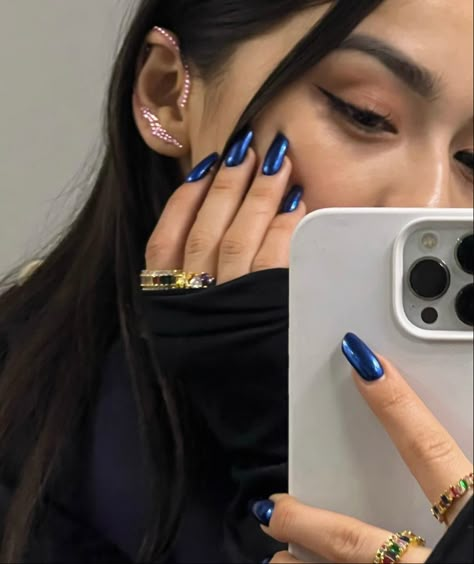 Electric Art, Blue Chrome Nails, Navy Nails, Christmas Looks, Trendy Shades, Chrome Nails Designs, Blue Chrome, Minimal Nails, Blue Nail