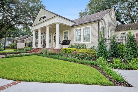 Southern Charm - Traditional - Landscape - Other - by Baker Design Studio | Houzz Southern Style House, Patio Fence, Traditional Landscape, Fence Ideas, Southern Charm, Southern Style, Style House, Front Yard, Fence