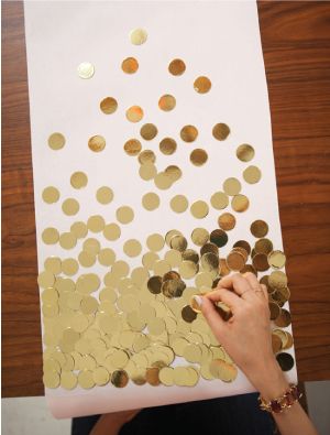 Diy Wedding Aisle Runner, Diy Gold Decor, Décoration Baby Shower, Confetti Table, Table Runner Diy, Aisle Runner Wedding, Diy Confetti, Canvas For Beginners, Diy Gold