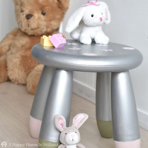 Mammut Table, Ikea Kids Furniture, Ikea Mammut, Ikea Stool, Antiquing Furniture Diy, Stool Makeover, Ikea Makeover, Crafts Simple, Diy Kids Furniture