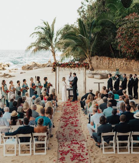 Private Island Wedding, Mexican Beach Wedding, Millennial Wedding, Mexico Wedding Venue, Destination Wedding Cost, Mexican Beach, Courtyard Wedding, Wedding In Mexico, Hawaii Pictures